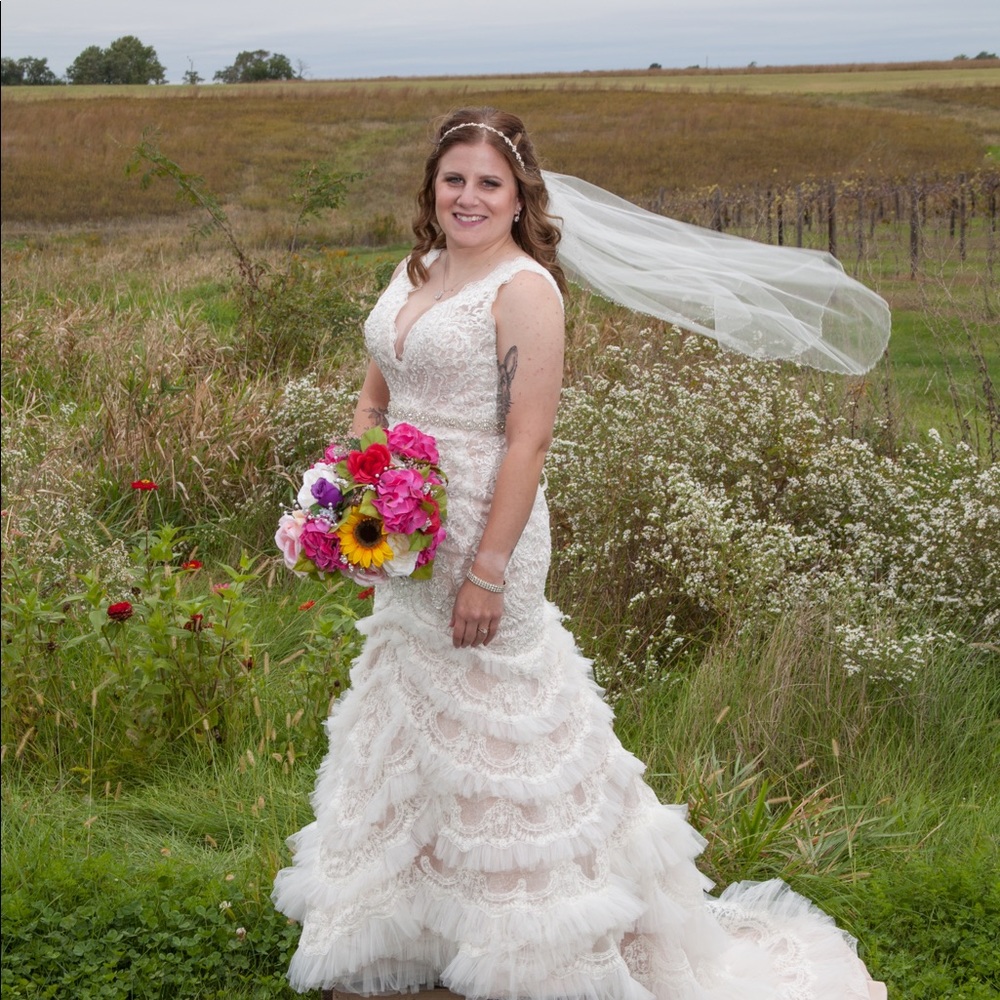Galina Signature Wedding Dress Size 6